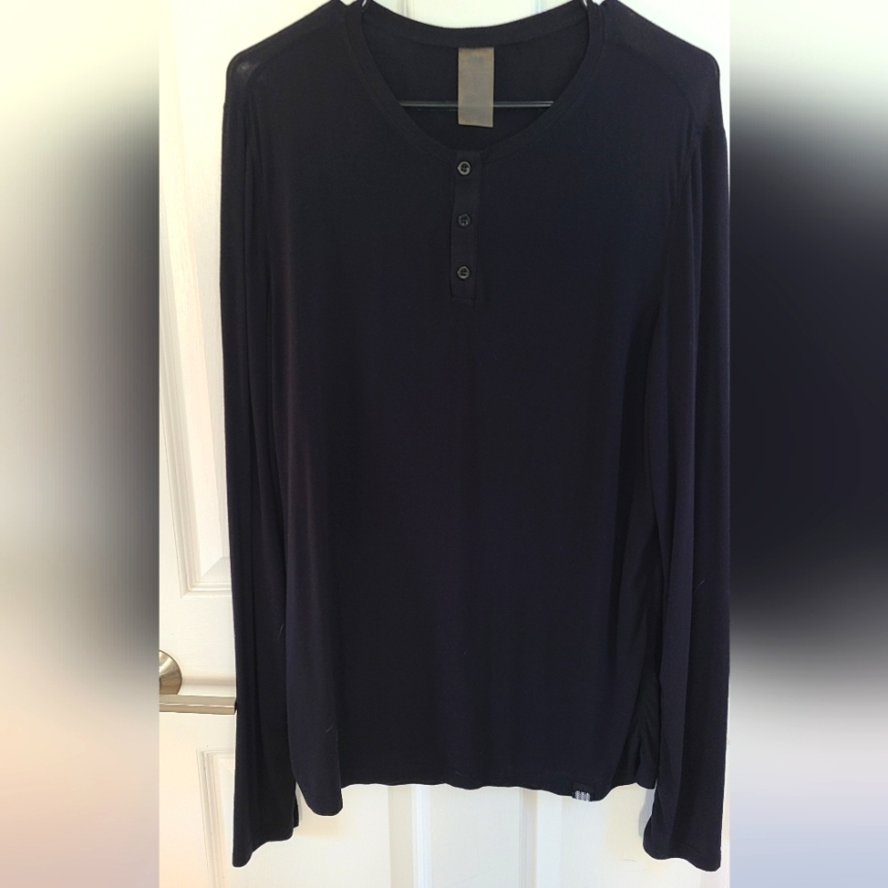 Men's Cory Vines Black Henley Medium